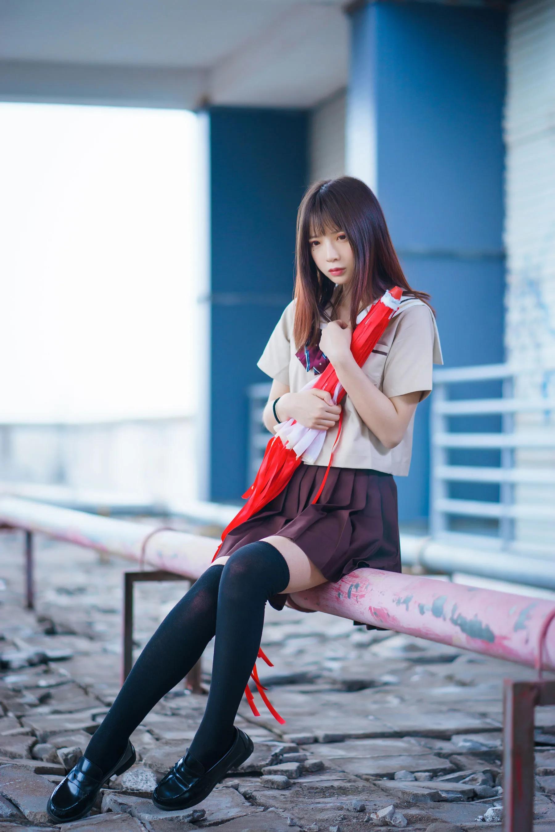 疯猫ss《丝袜狂想曲(伞)》黑丝美少女图片欣赏插图11