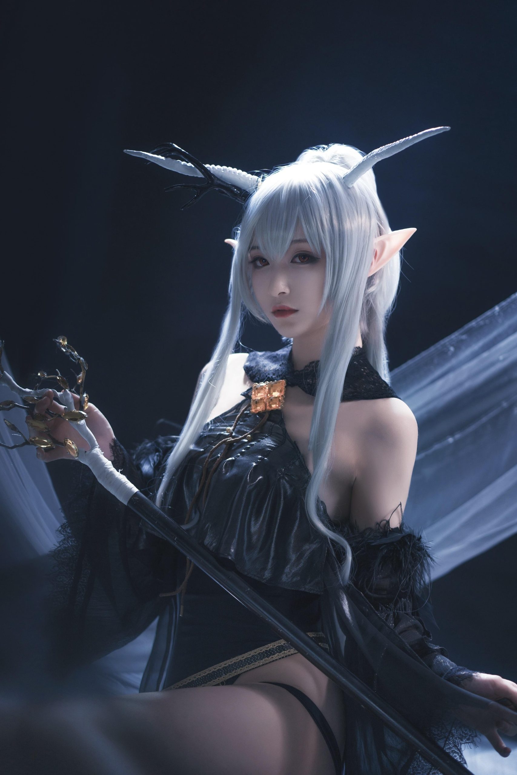 铁板烧鬼舞w明日方舟闪灵COS图