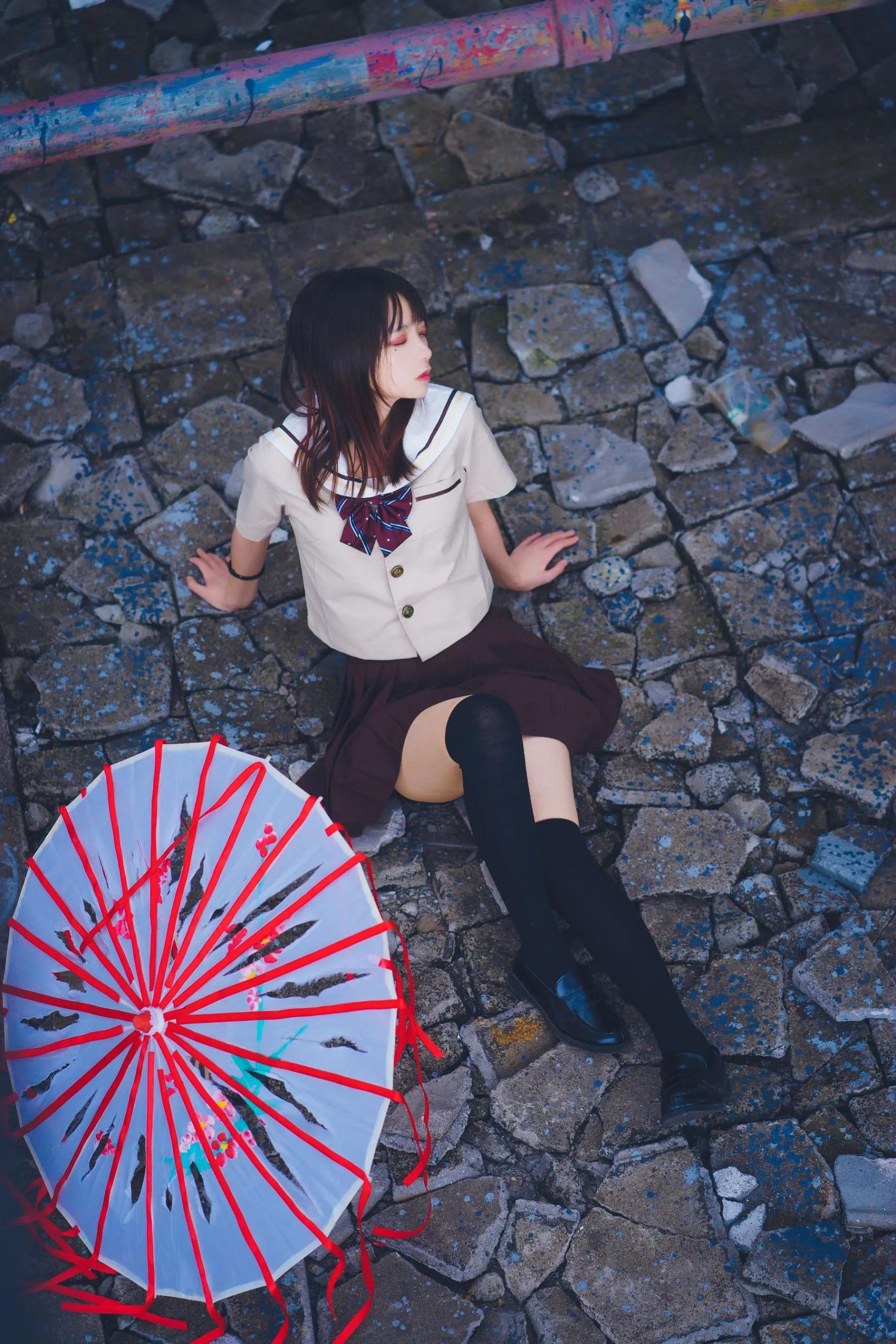 疯猫ss《丝袜狂想曲(伞)》黑丝美少女图片欣赏