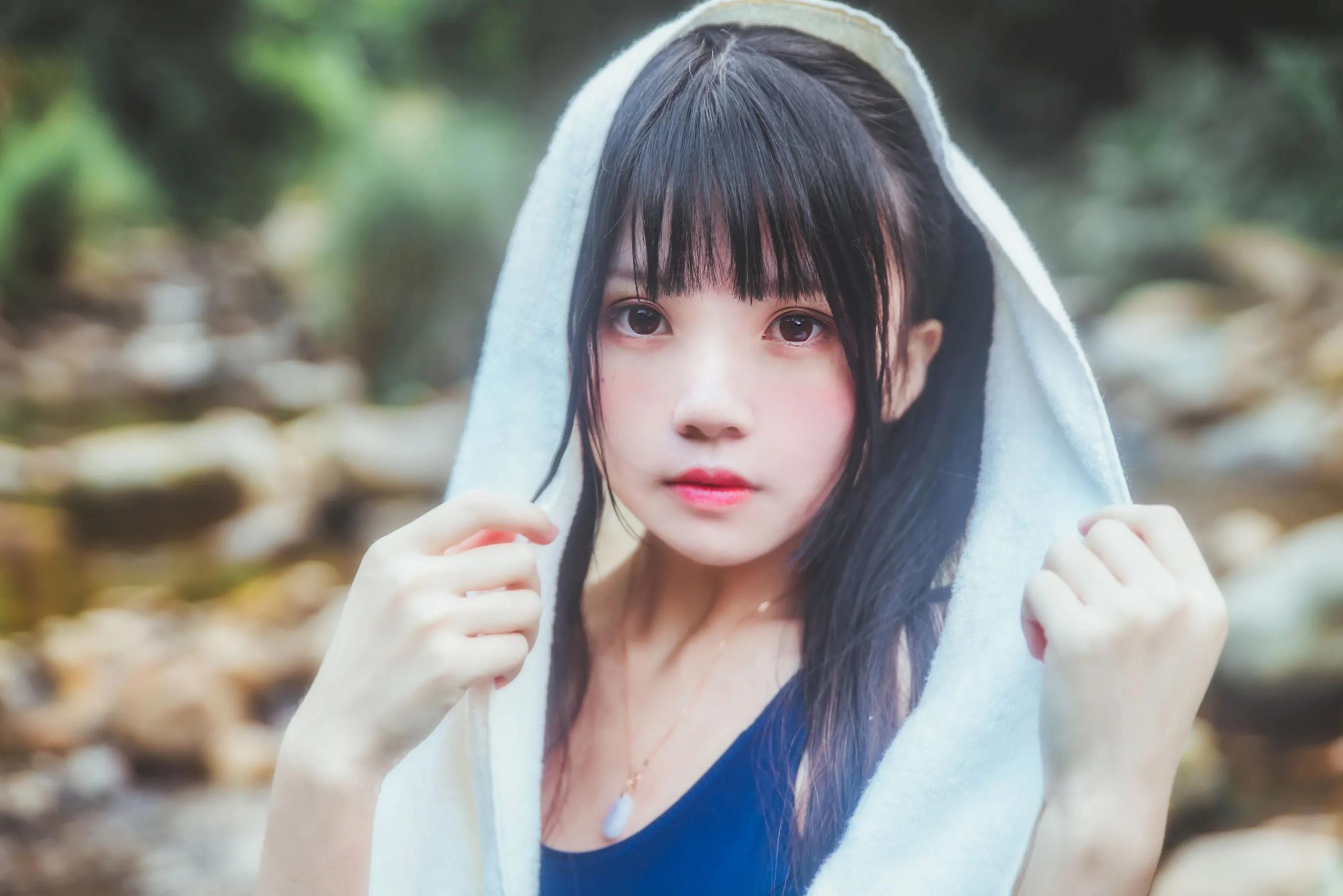 桜桃喵《校服少女COSPLAY湿身系列》照片欣赏