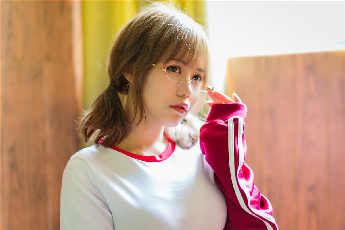 公认的lsp女神@小仓千代w 个人介绍及作品图片