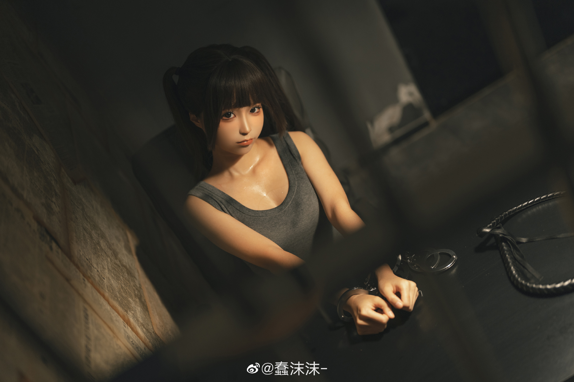 蠢沫沫《审讯》免费在线看