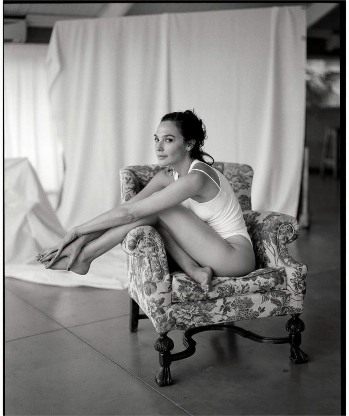 神奇女侠洋装破裂暴露内衬，惊动23万人震惊不已